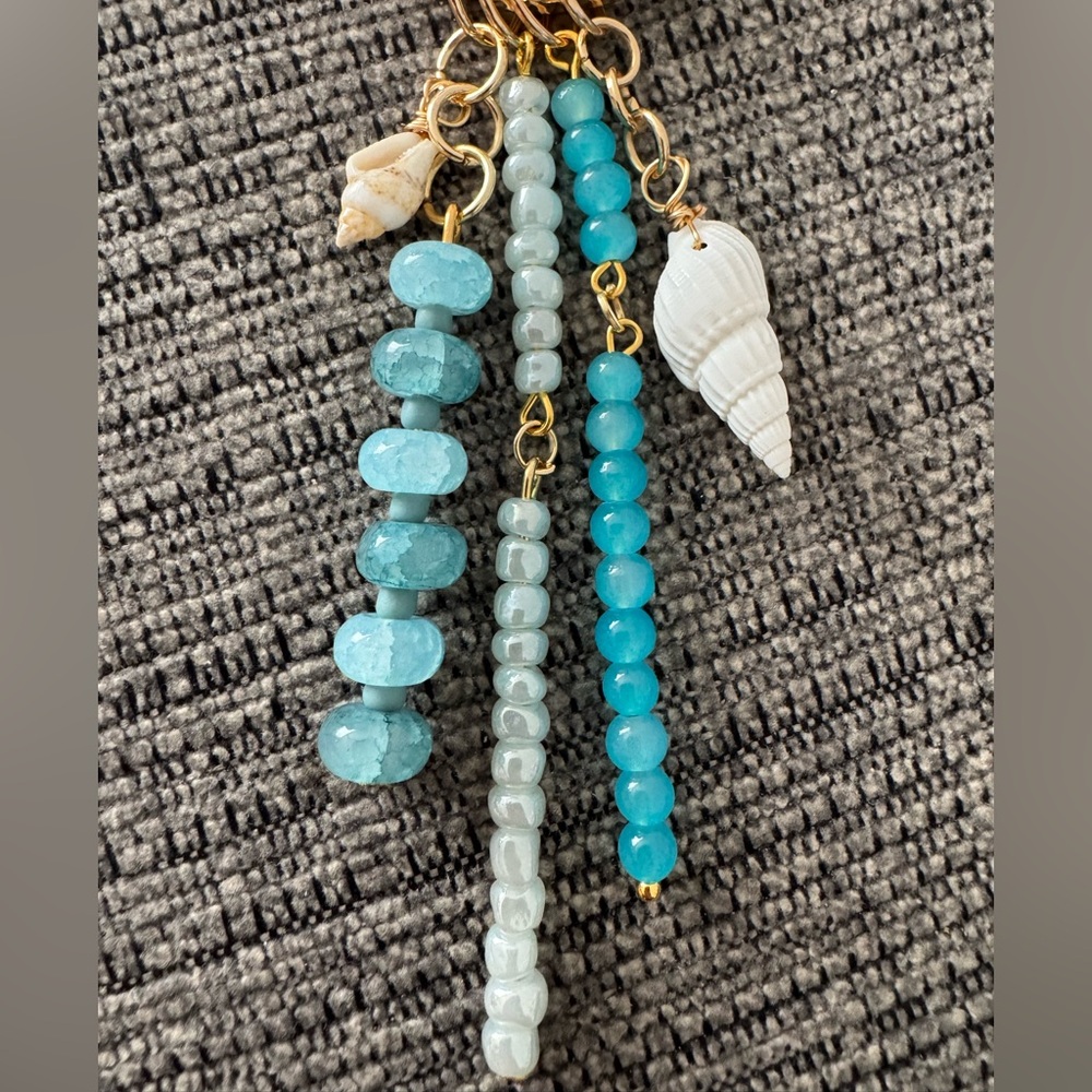 Gold and Blue Beaded Seashell Bag Charm Keychain - Picture 2 of 2
